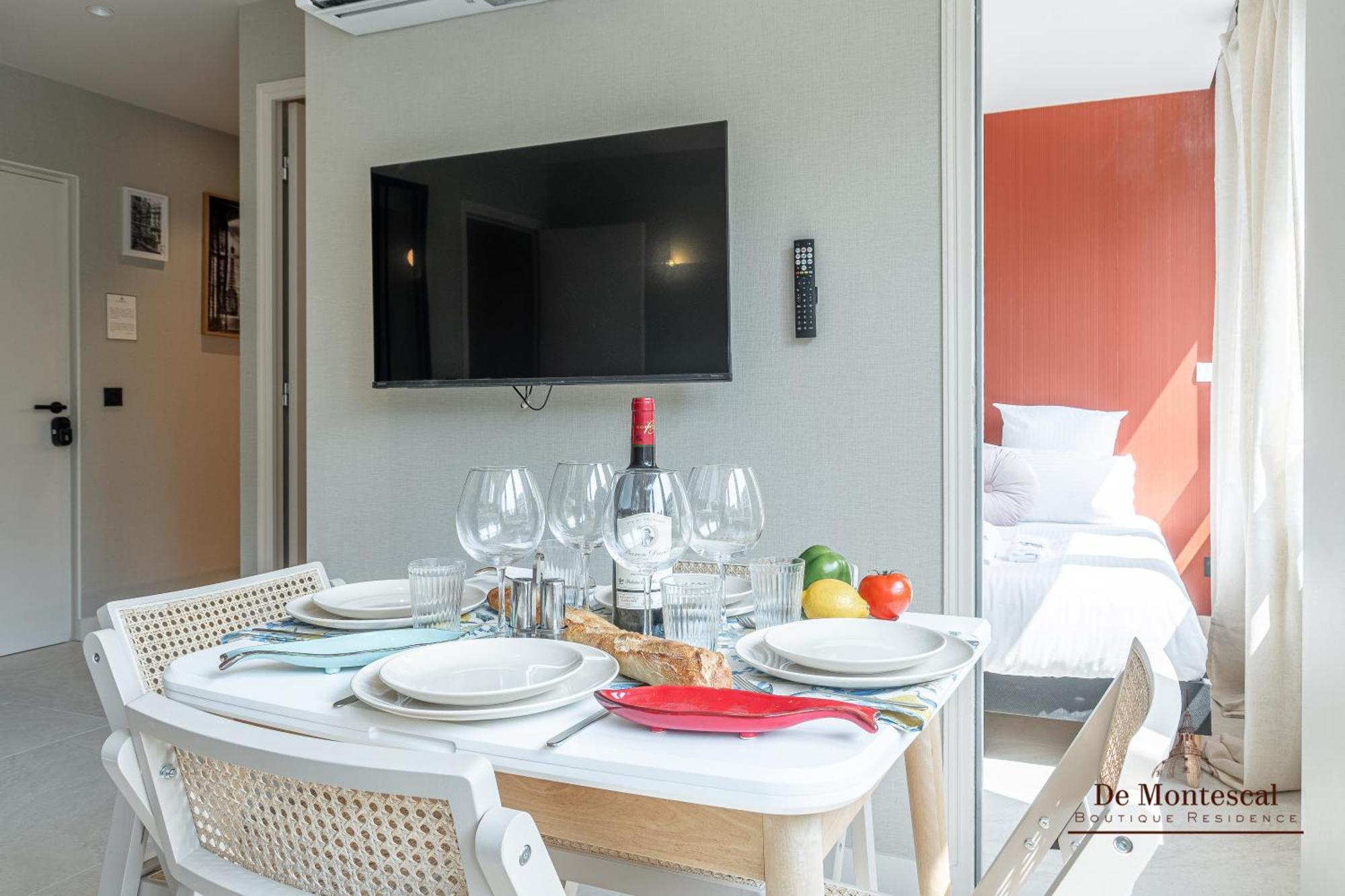 De Montescal - Hot Tub And Ac Cosy Apartment A Prime Location 40M2 ปารีส ภายนอก รูปภาพ