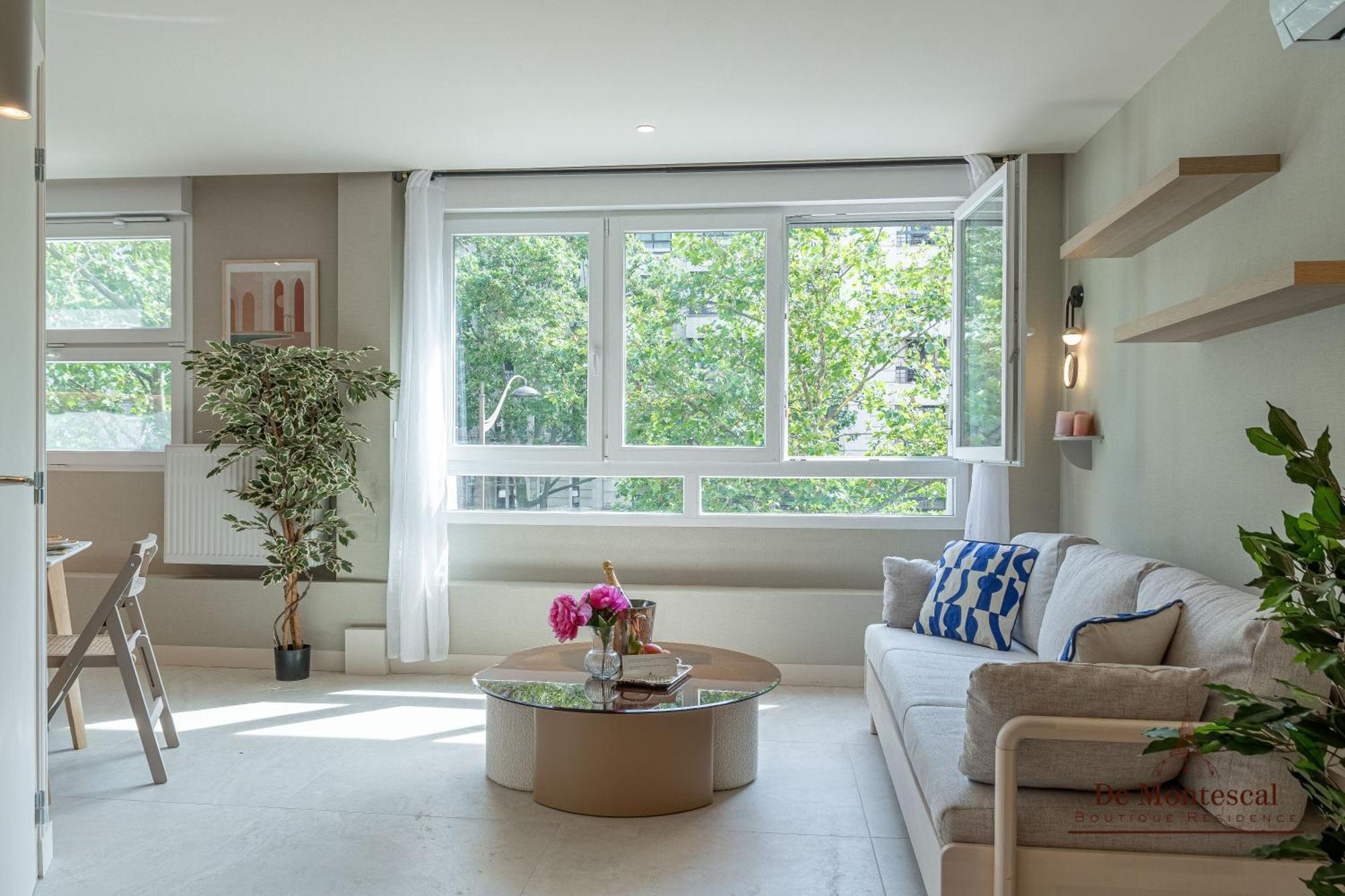 De Montescal - Hot Tub And Ac Cosy Apartment A Prime Location 40M2 ปารีส ภายนอก รูปภาพ