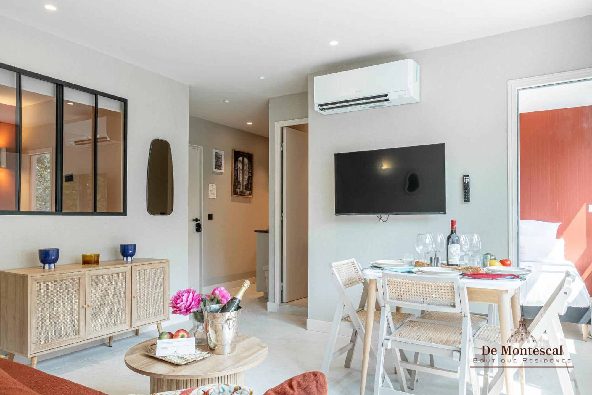 De Montescal - Hot Tub And Ac Cosy Apartment A Prime Location 40M2 ปารีส ภายนอก รูปภาพ
