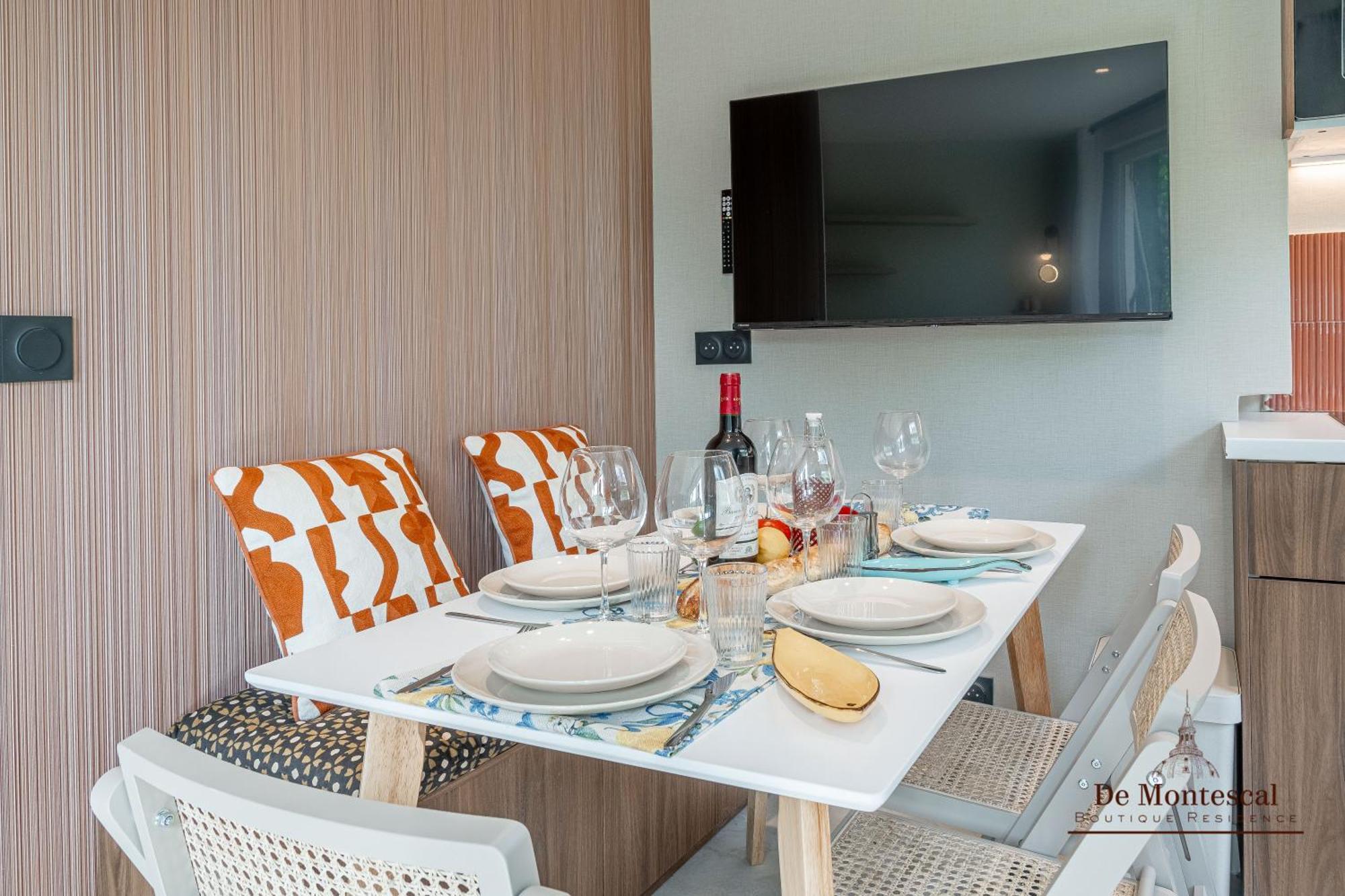 De Montescal - Hot Tub And Ac Cosy Apartment A Prime Location 40M2 ปารีส ภายนอก รูปภาพ