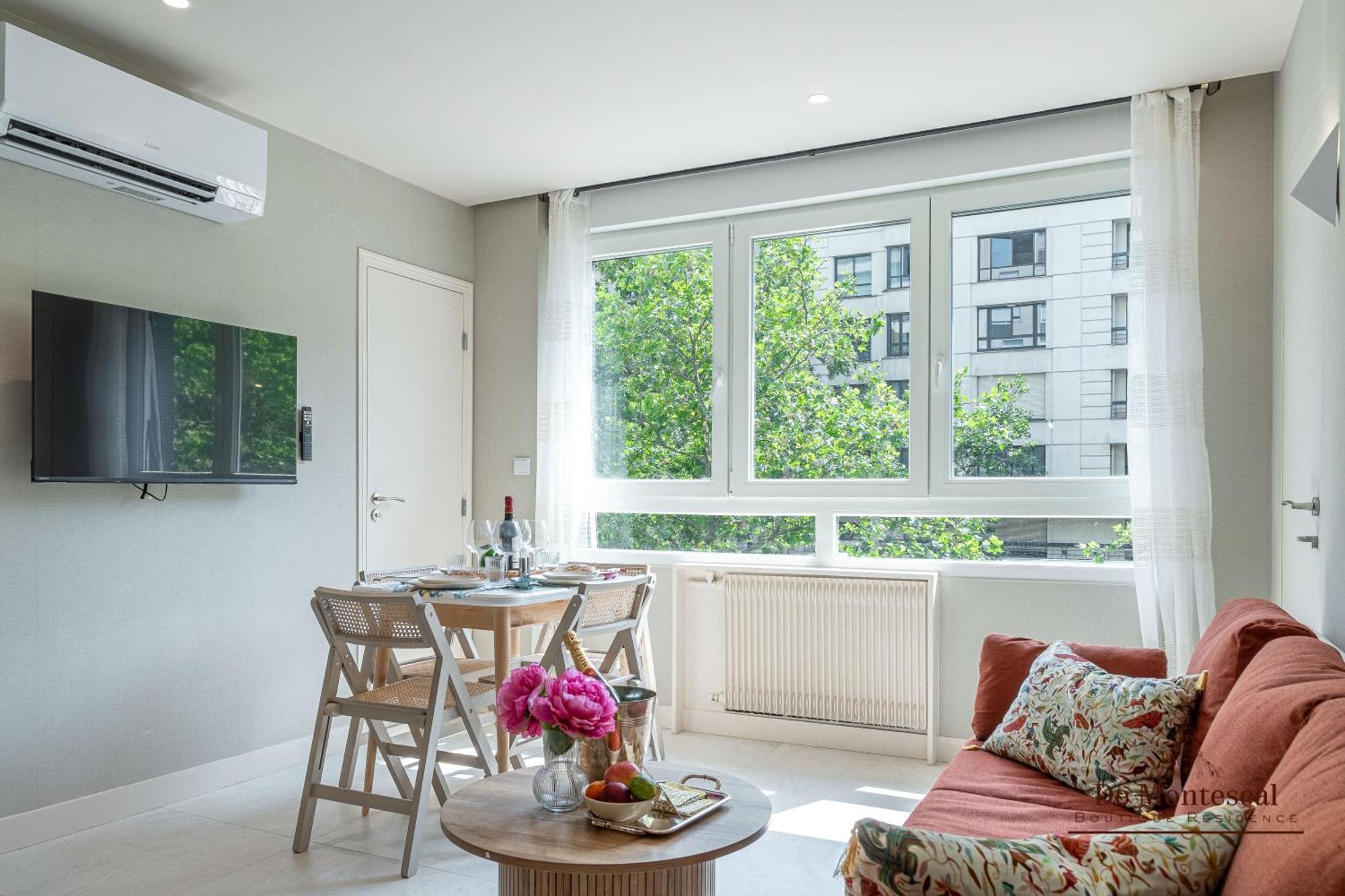 De Montescal - Hot Tub And Ac Cosy Apartment A Prime Location 40M2 ปารีส ภายนอก รูปภาพ