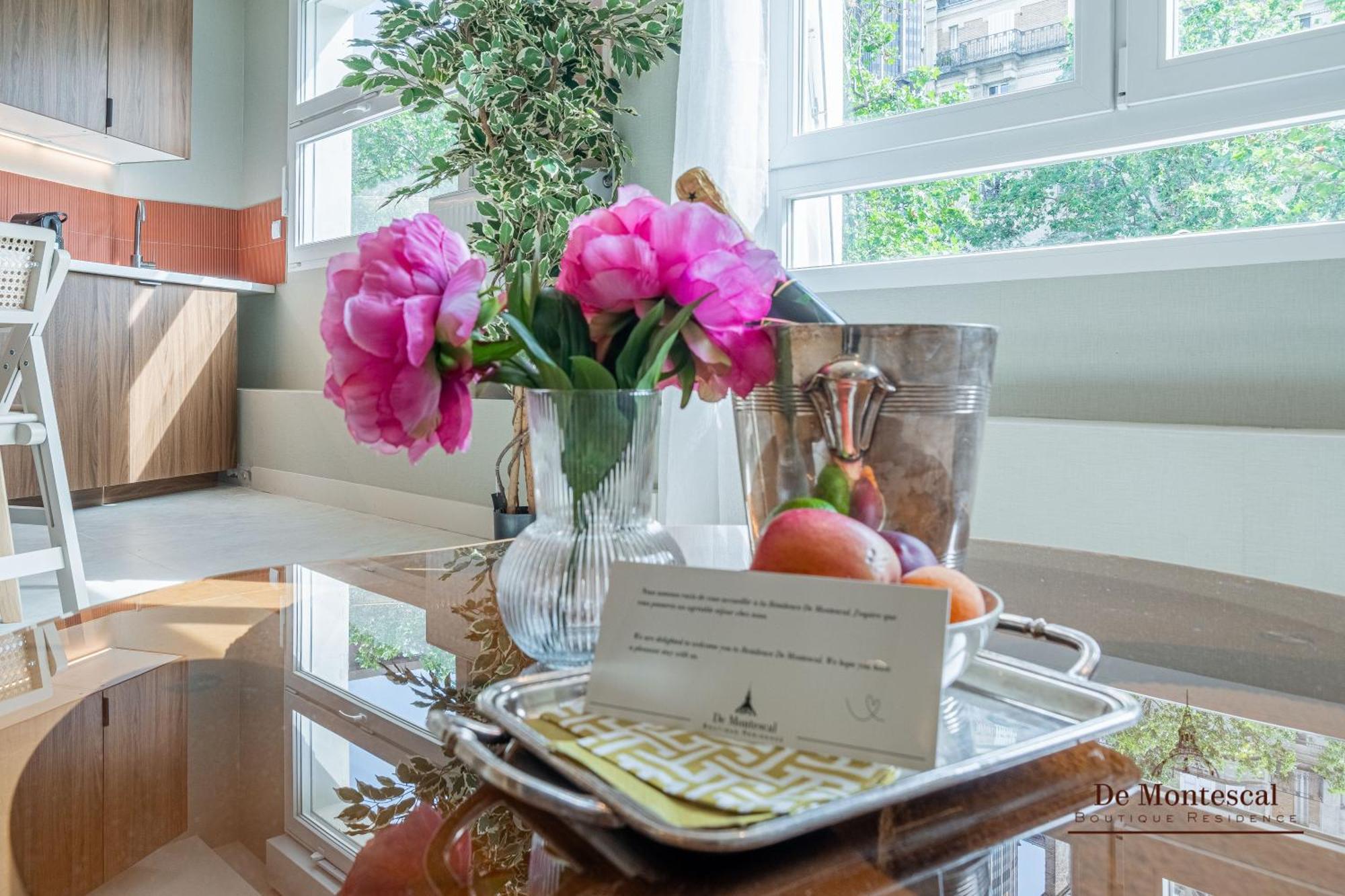 De Montescal - Hot Tub And Ac Cosy Apartment A Prime Location 40M2 ปารีส ภายนอก รูปภาพ