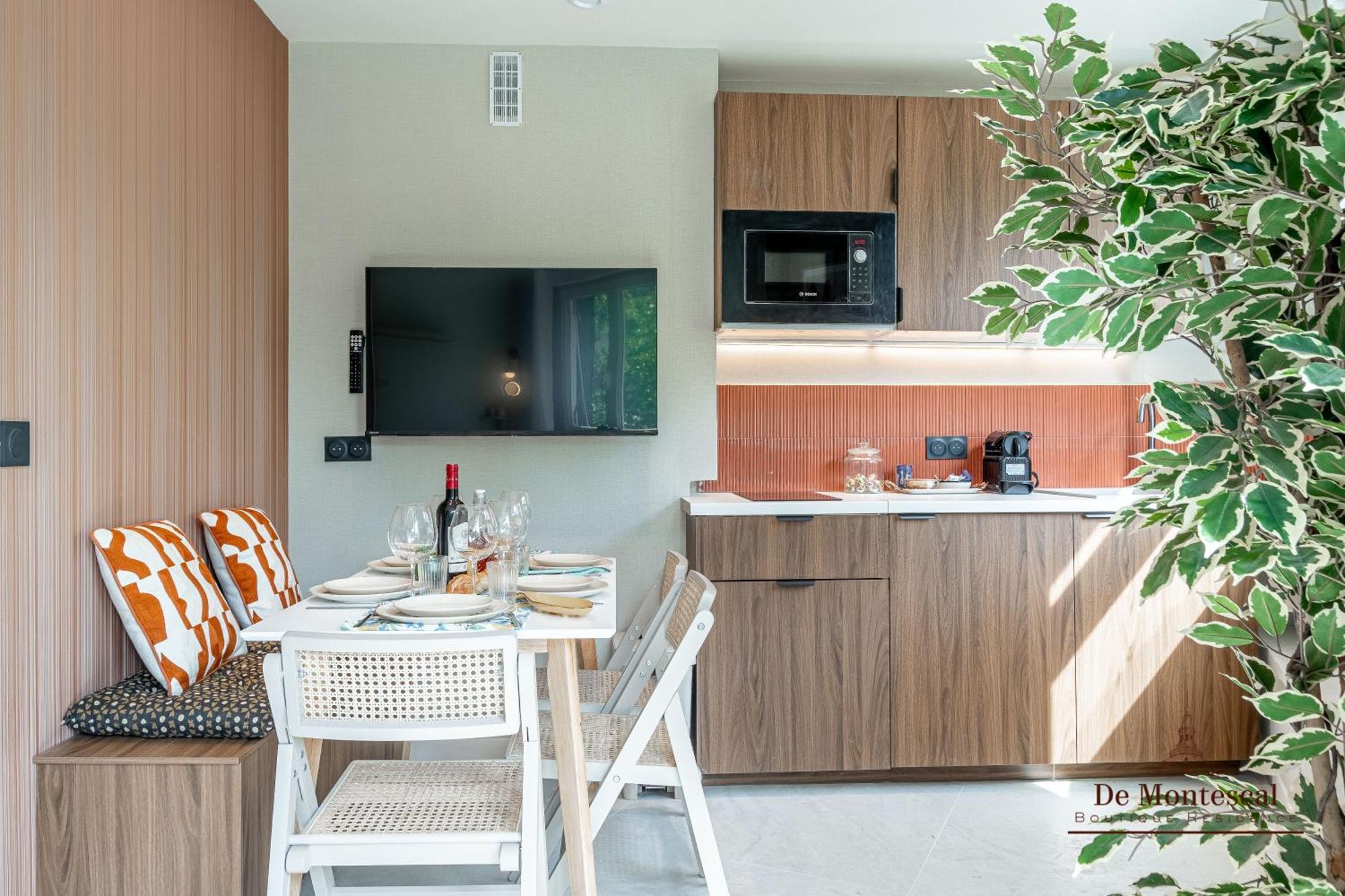 De Montescal - Hot Tub And Ac Cosy Apartment A Prime Location 40M2 ปารีส ภายนอก รูปภาพ