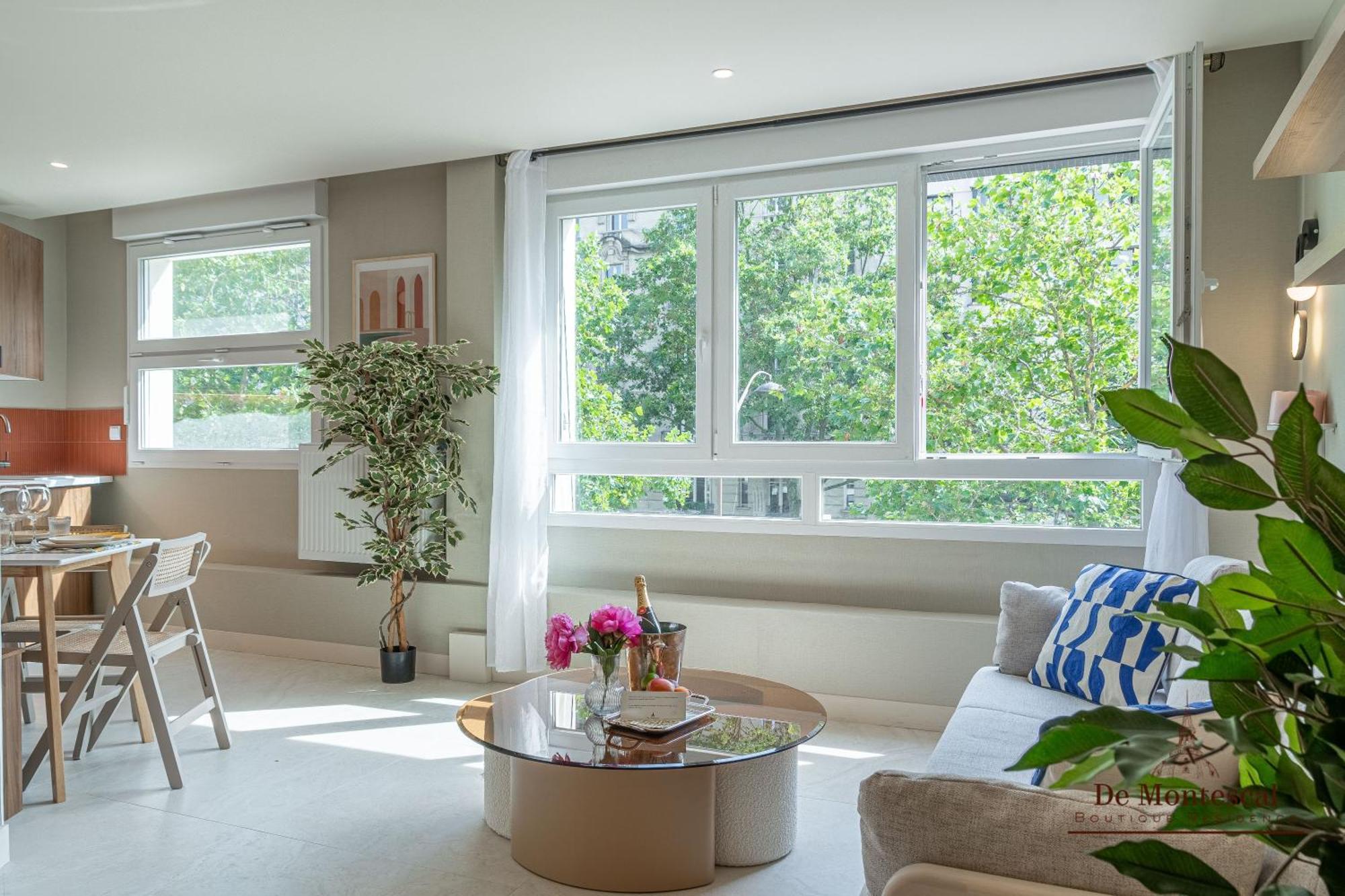 De Montescal - Hot Tub And Ac Cosy Apartment A Prime Location 40M2 ปารีส ภายนอก รูปภาพ