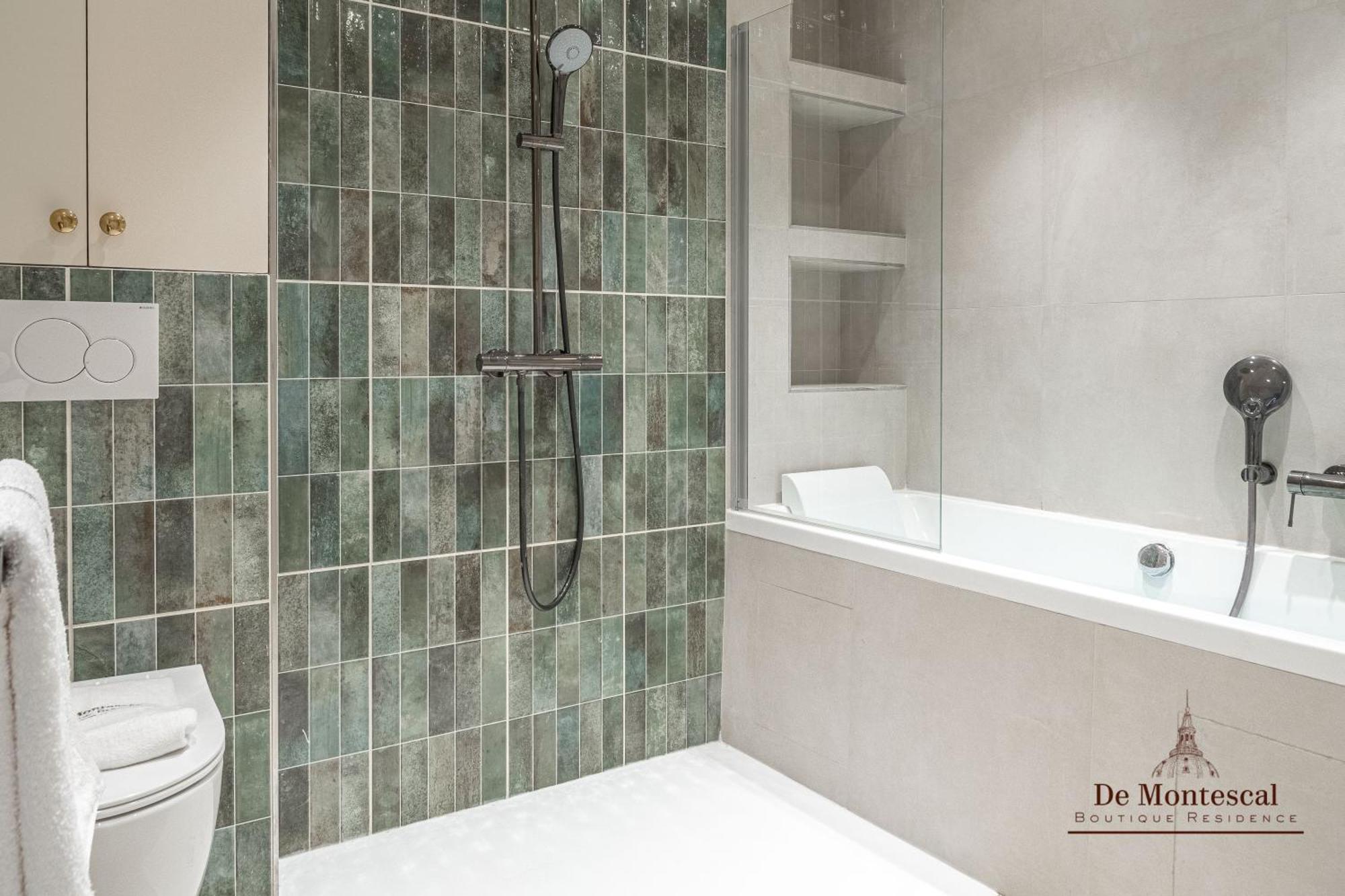 De Montescal - Hot Tub And Ac Cosy Apartment A Prime Location 40M2 ปารีส ภายนอก รูปภาพ