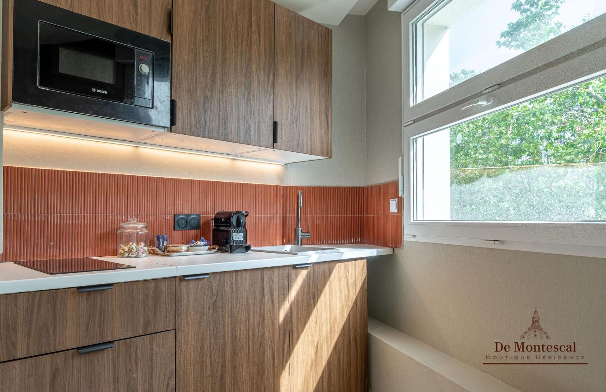 De Montescal - Hot Tub And Ac Cosy Apartment A Prime Location 40M2 ปารีส ภายนอก รูปภาพ